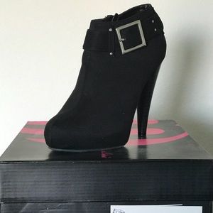 Ankle booties